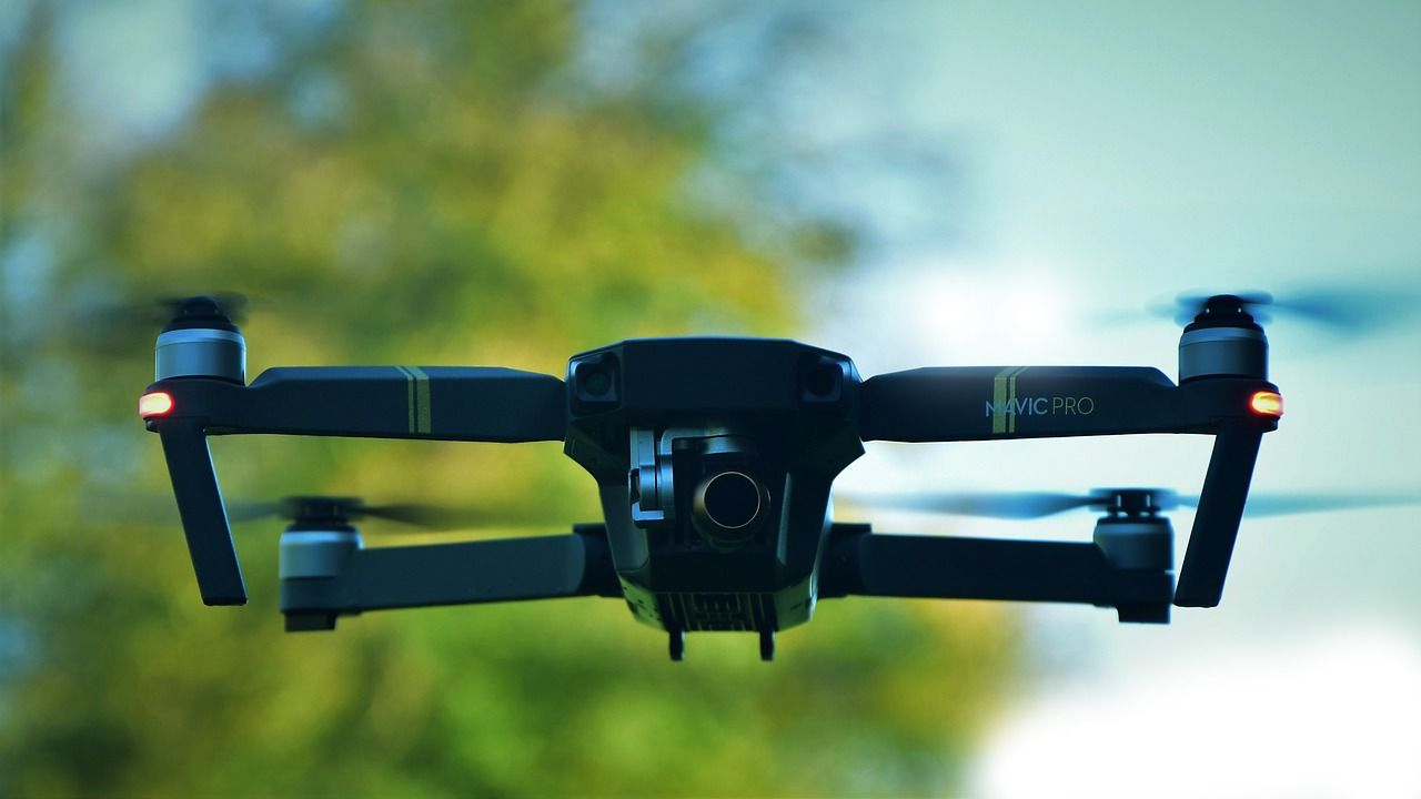 Czy warto skorzystać z drona na wesele?