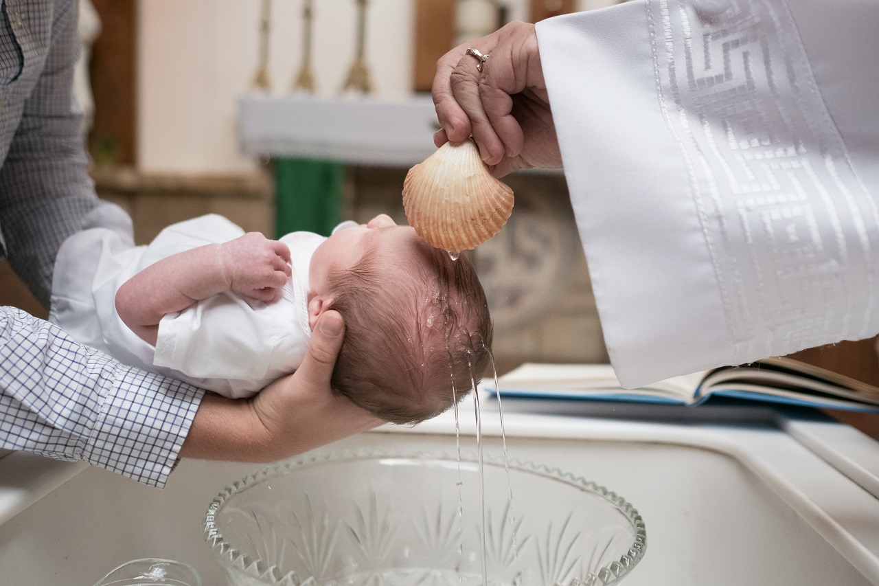 Co chrzestny musi kupić przed chrztem?