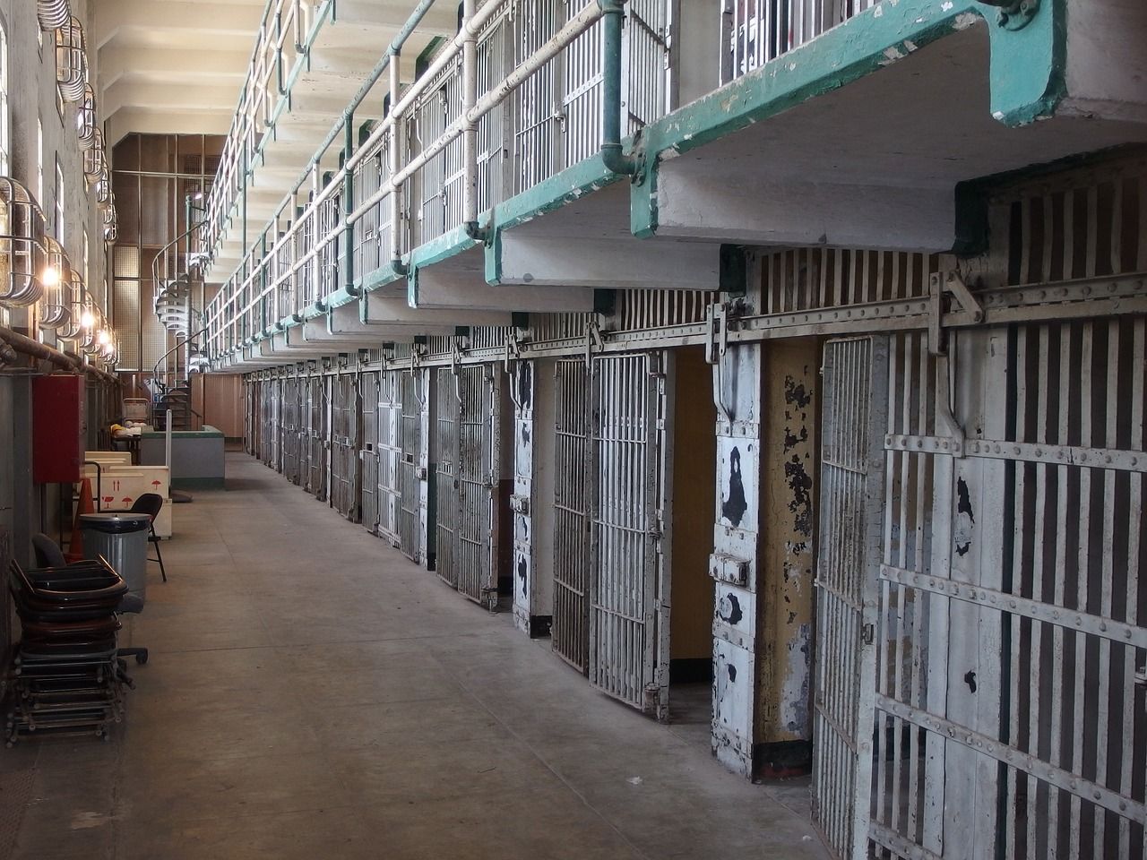 Popełnienie przestępstwa – czy jest szansa, żeby nie trafić do więzienia?